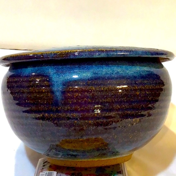 Stunning Blue drip stoneware bowl with lid excell… - Picture 2 of 16